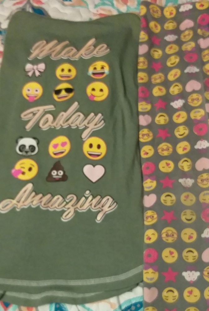 Girls emoji outfit
